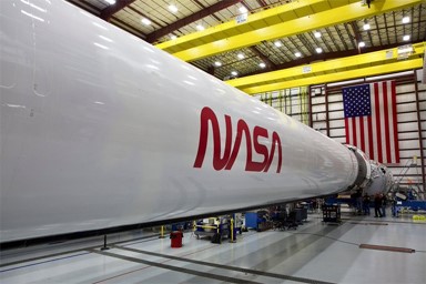 SpaceX: the NASA worm is back